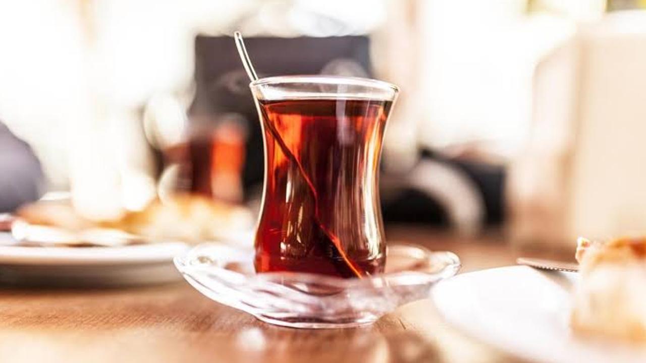 Çok sıcak içenler dikkat: Zararı açığa çıktı! Duyanı hayrete düşürdü