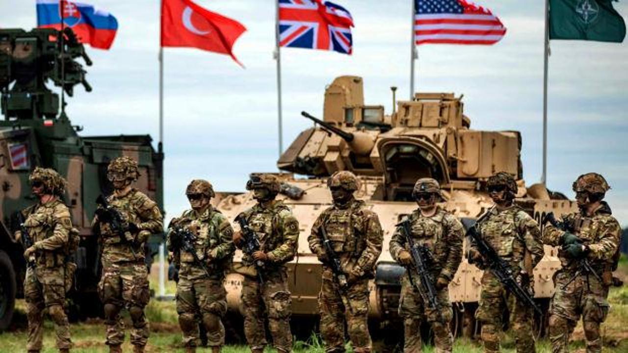 ABD'den NATO ülkesini şoke eden karar! Bayrakları kaldırıldı! Peş peşe açıklamalar