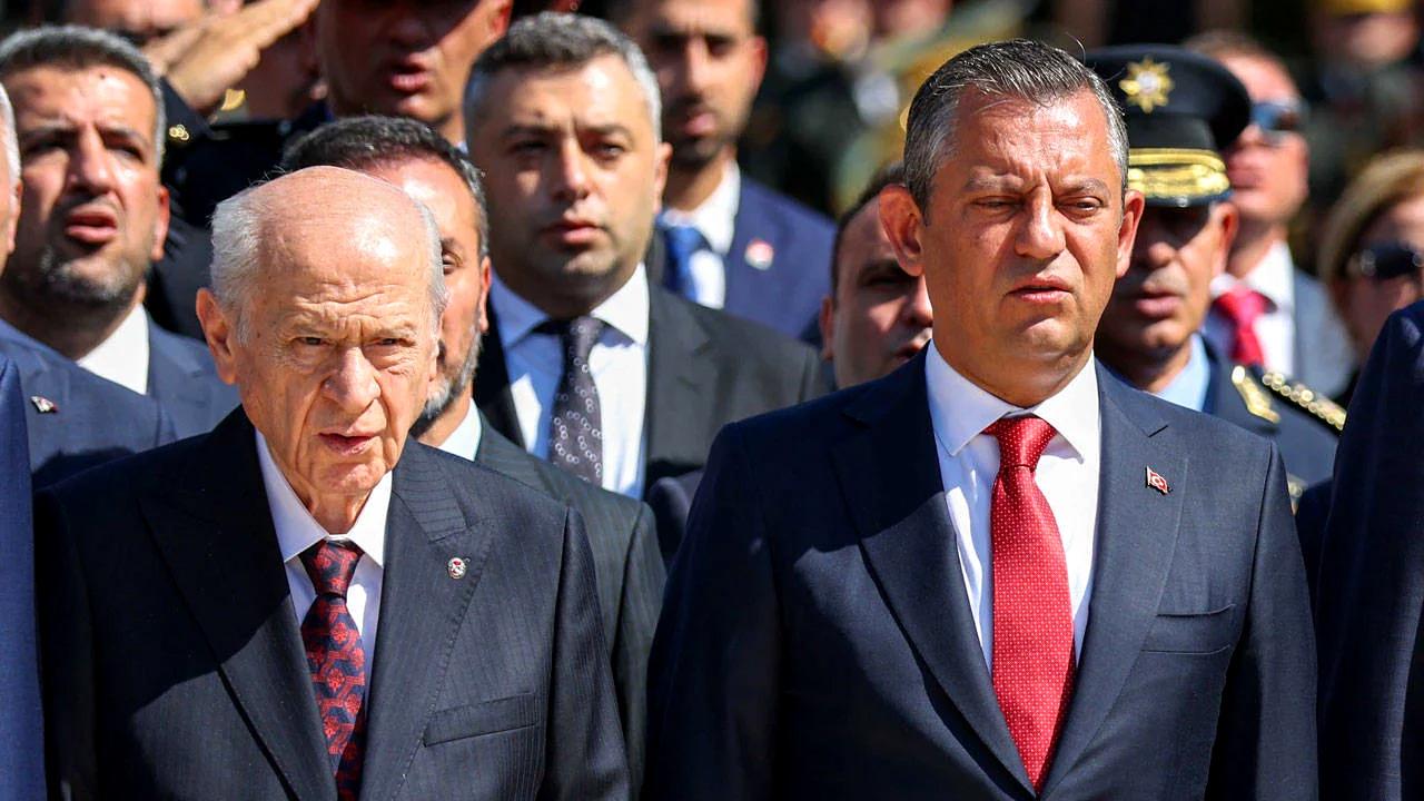 Özgür Özel 91 milletvekiliyle Yeni Parti'yi kurdu: İlk tebrik telefonu o liderden geldi