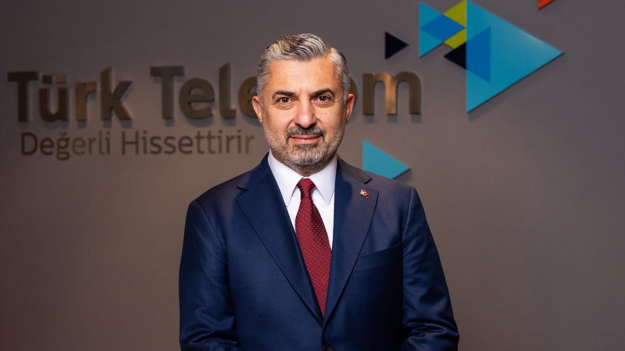 Türk Telekom'dan KKTC'ye fiber, Türkiye'ye yerli akıllı telefon hamlesi