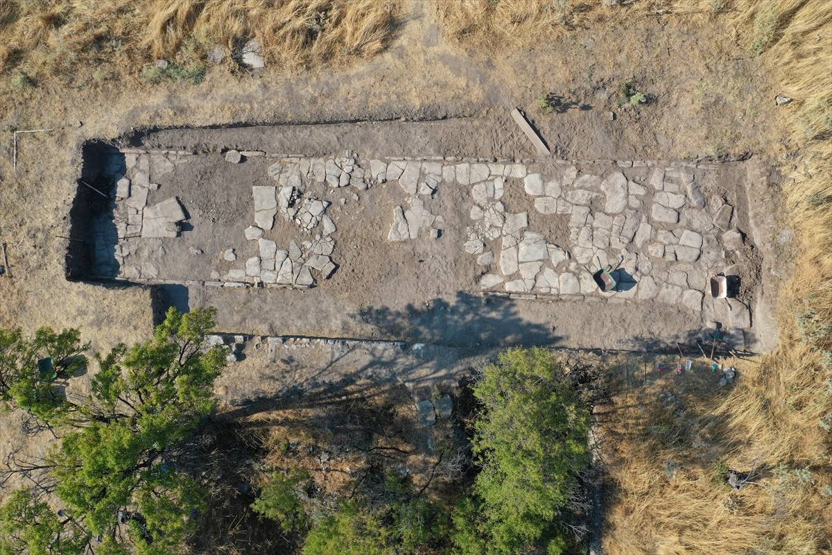 Troya’da tarihi keşif: 1500 yıllık depremin izleri ortaya çıkarıldı