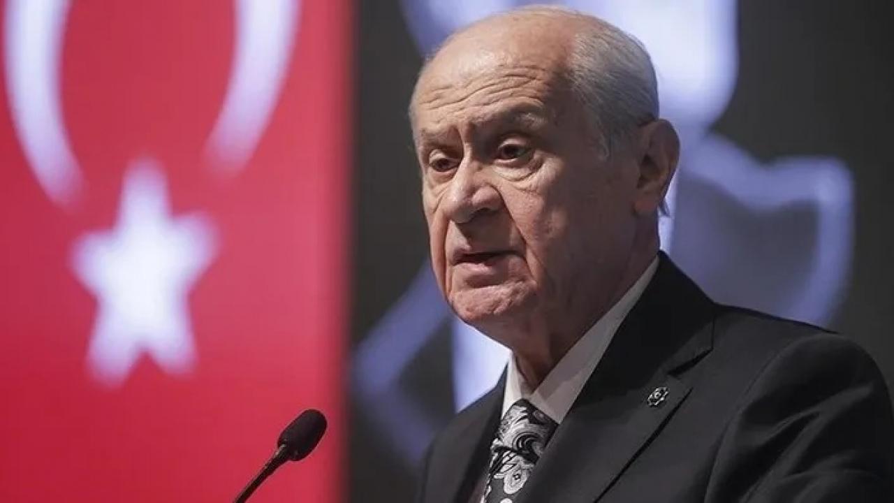 Bahçeli, A Milli Kadın Voleybol Takımı'nı tebrik etti
