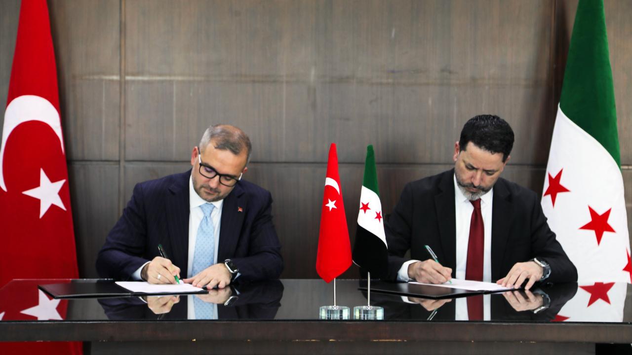 Komşu ülkeyle anlaşma sağlandı! Türk Lirası için imzalar atıldı
