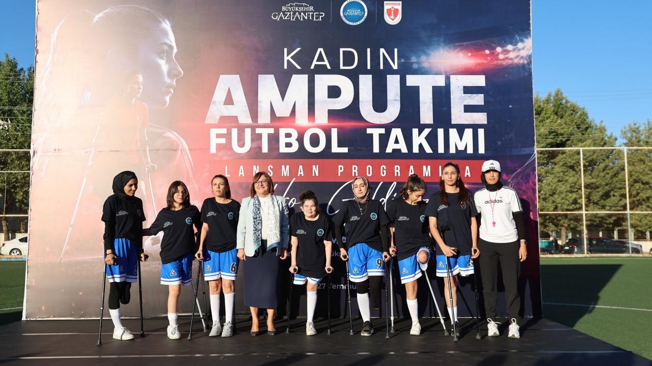 Gaziantep Büyükşehir engelleri kaldırmaya devam ediyor
