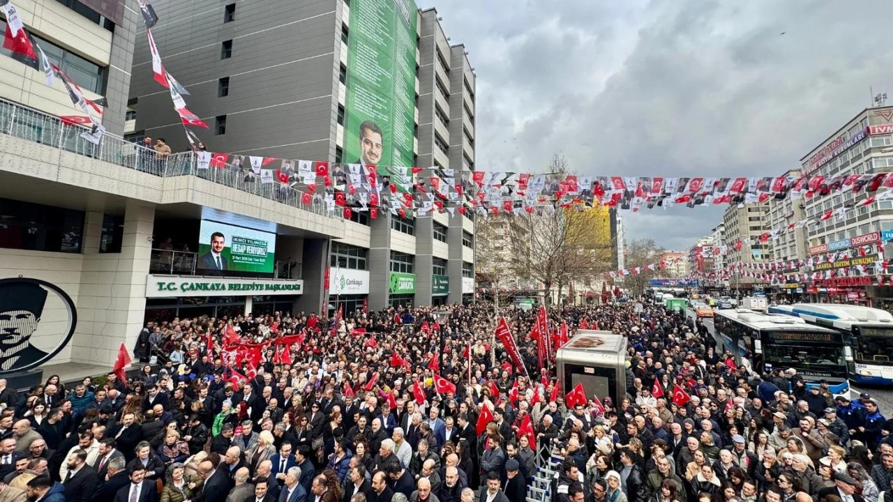 YENİ Parti'ye geçtiler: CHP 37 yıllık kalesini kaybetti