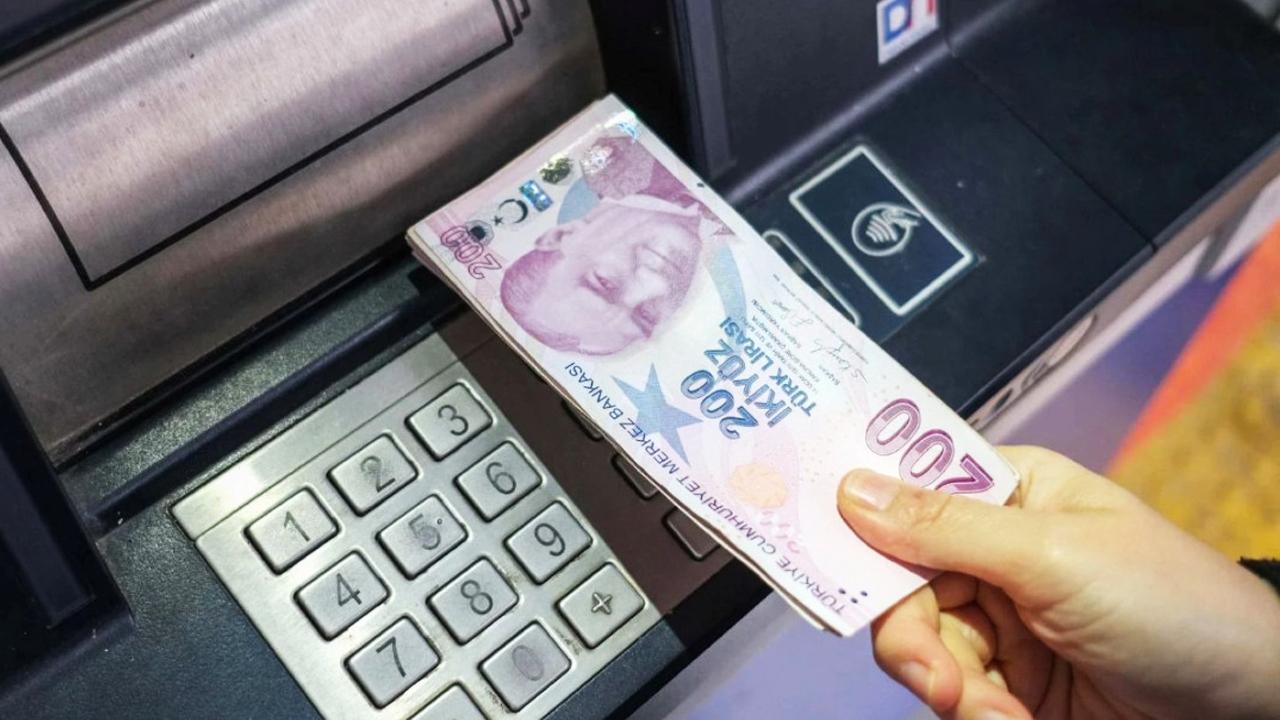 ATM'den para çekecekler dikkat! 6'sını yapmayan pişman oluyor