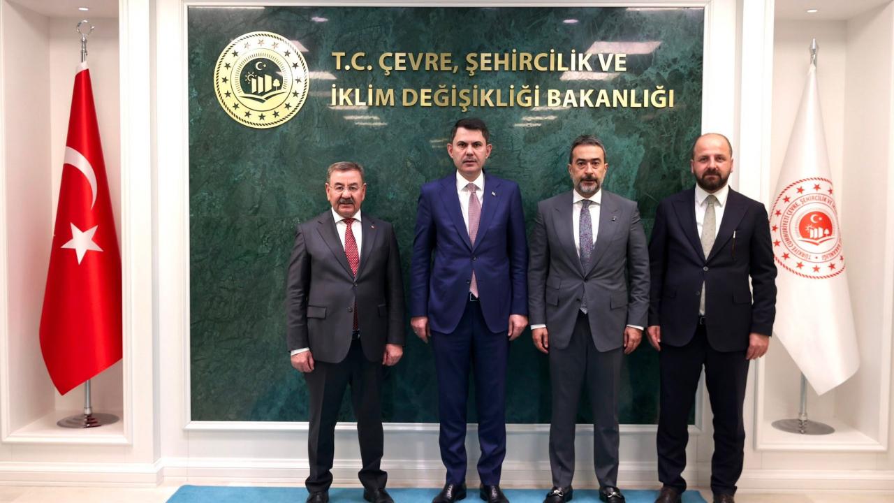 CHP'li başkandan Bakan Kurum'a ziyaret