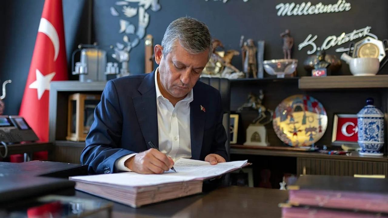 Yeni Parti içinde siyasi çatlak: CHP’den ayrılan 5 milletvekili istifa hazırlığında