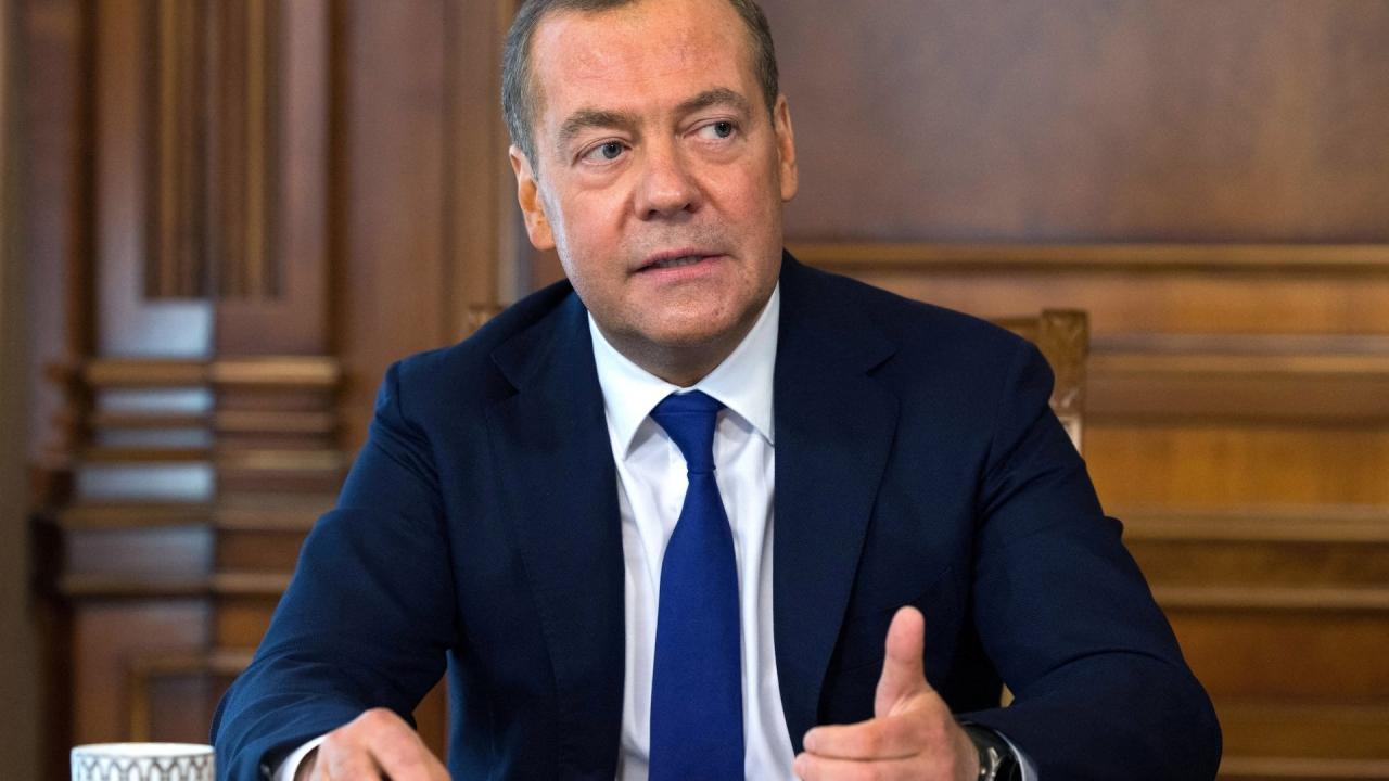 Medvedev: Rusya'nın ulusal çıkarları her şeyden önemlidir