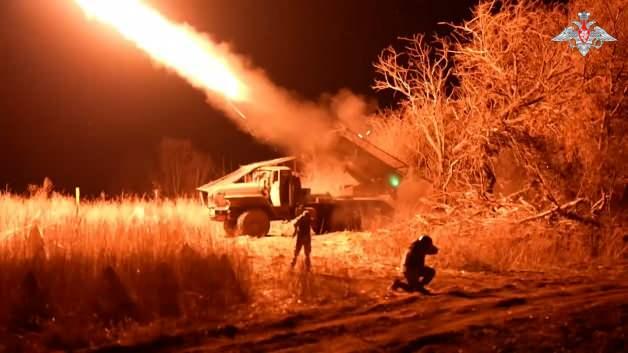 Ukrayna-Rusya savaşında feci görüntüler! Tonlarca bomba yağdı. 1320 asker kaybı!