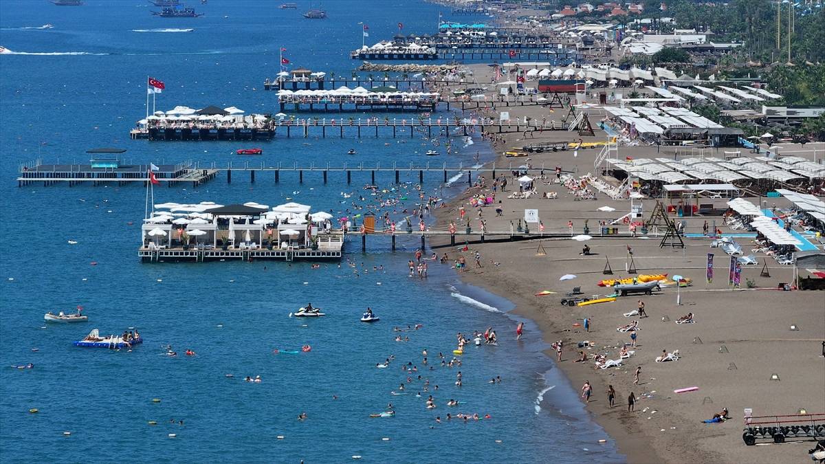 Antalya’da yabancı turist sayısı 10 milyonu aştı