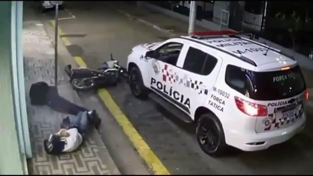 Suçüstü yakalandılar, polis kurşun yağdırdı! Brezilya'da anında adalet