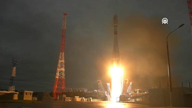 Rusya, Soyuz-2.1b roketini fırlattığını duyurdu