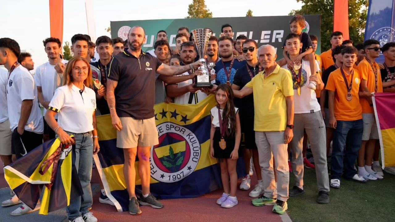 Fenerbahçe'den çifte zafer!