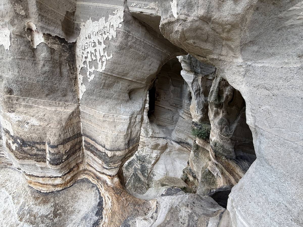 Kayaların içine saklanmış Orta Çağ mirası: Çukurayva Manastırı