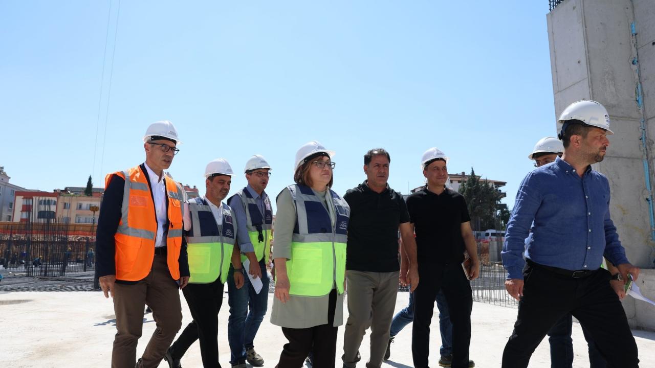 Gaziantep'te büyük kongre merkezi inşaatı sürüyor