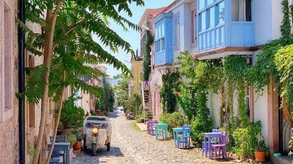 Buraya tatile giden alışverişe doymuyor! İstanbul'dan sıkılanlar için yaşanacak 13 ilçe