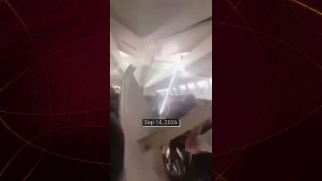 İran'da gökyüzünde dehşet: İniş takımı patlayan uçağın tavanı çöktü!