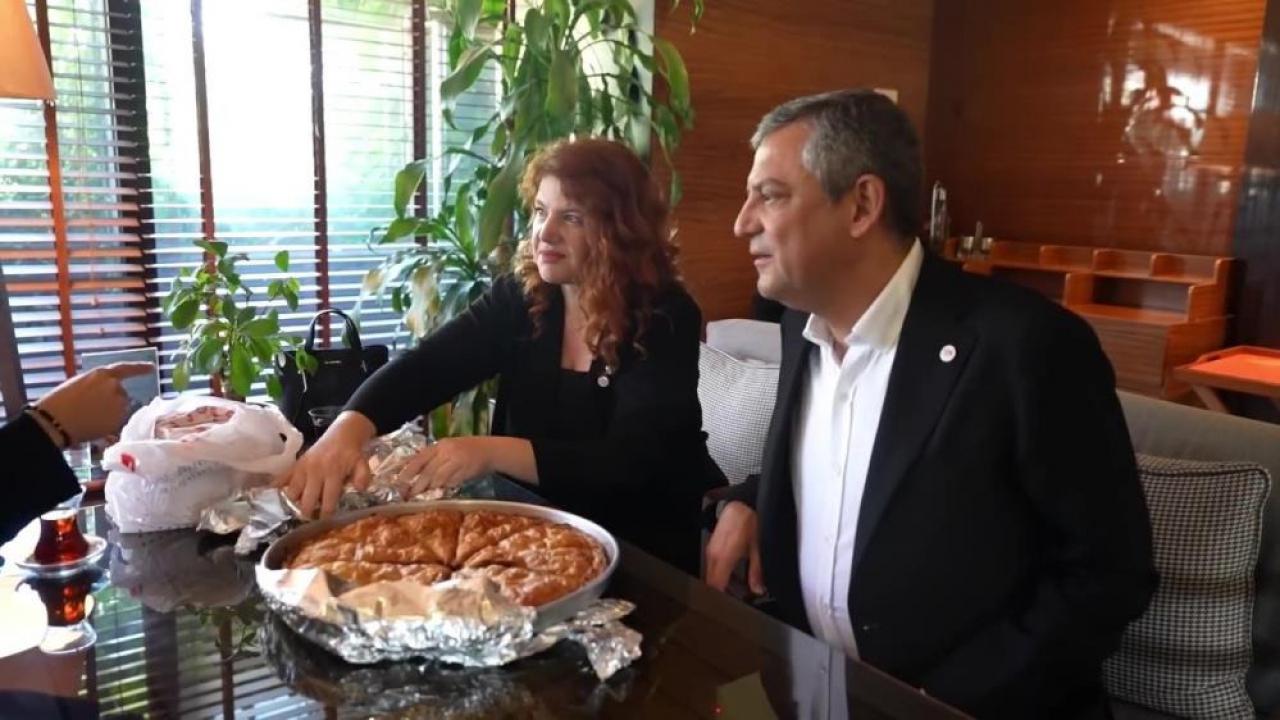 Özgür Özel tepkiler artınca geri adım attı! Önce kovdu sonra aynı sofrada buluştu