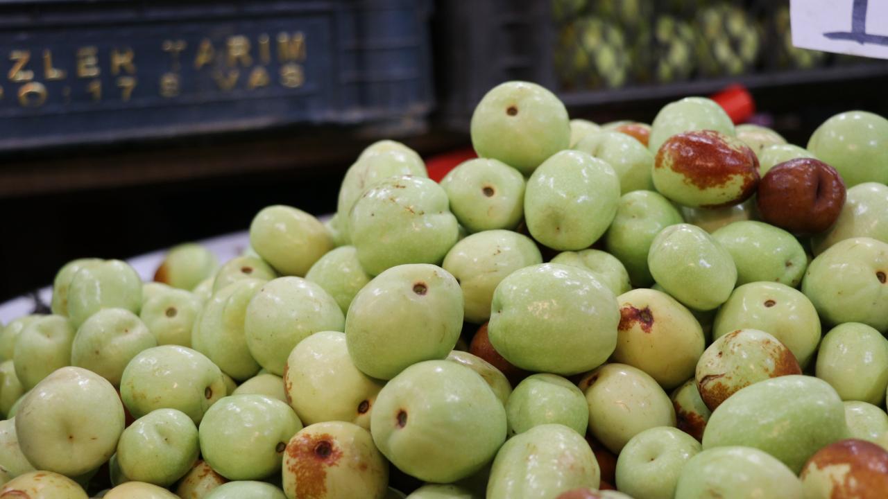 Kilosu 150 TL’ye kadar çıkıyor! Bu meyvenin 3 tanesi 1 kilo mandalinaya bedel!