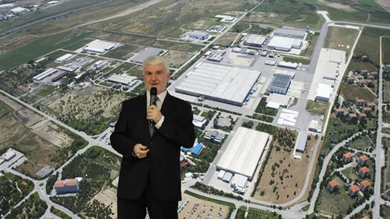 Yerde yürüyen akıllı füze! Tesla araçlar artık savunma sanayii kampüslerine giremeyecek