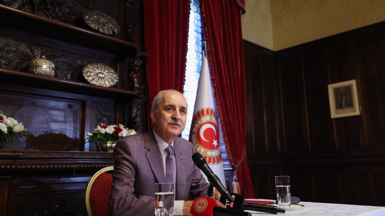 Meclis Başkanı Kurtulmuş, Roma'da Türk toplumuyla görüştü