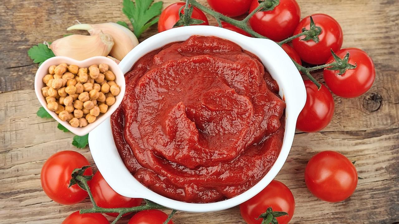 Salçanın küflenmesine karşı şaşırtan yöntem: İçine nohut ekleyin!
