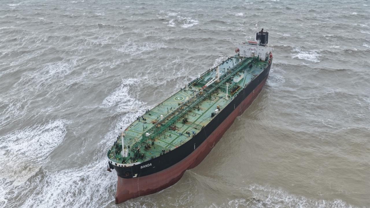 Bakanlık açıkladı: Sarıyer'de sürüklenen tanker kurtarıldı