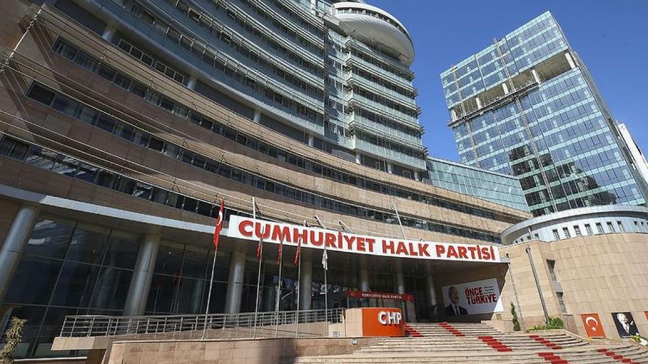 CHP'de 2 büyükşehir meclis üyesi ve bir belediye başkanı ihraç ediliyor