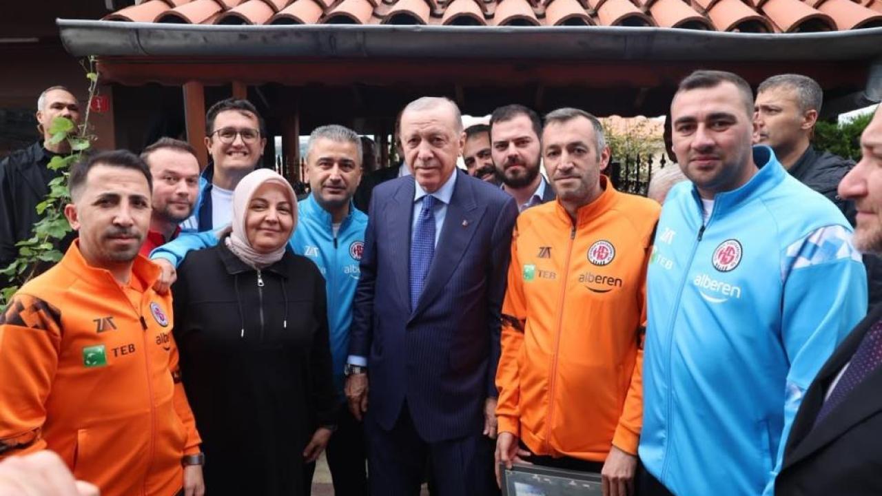 Cumhurbaşkanı Erdoğan, İstanbul Kastamonuspor'u kabul etti